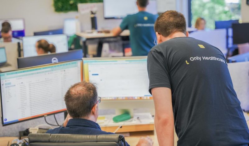 Matt and Ian reviewing paid performance campaign